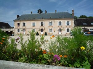 La Source – Mes premiers galops et mon premier potager - Colonie de vacances - Poneys des 4 Saisons | RESACOLO