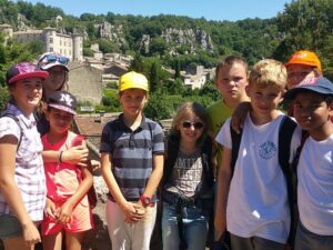 Colonie de vacances Sciences et Fun en Auvergne - Enfant de 8 à 12 ans -  Djuringa Juniors