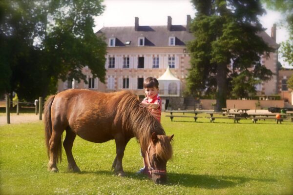 Poneys des Quatre Saisons - Colonie de vacances - Équitation - Poney-club de la Source - Mes premiers galops et mon premier potager