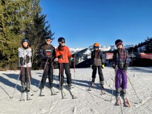 Colonie de vacances - Planète Aventures - Ski en groupe