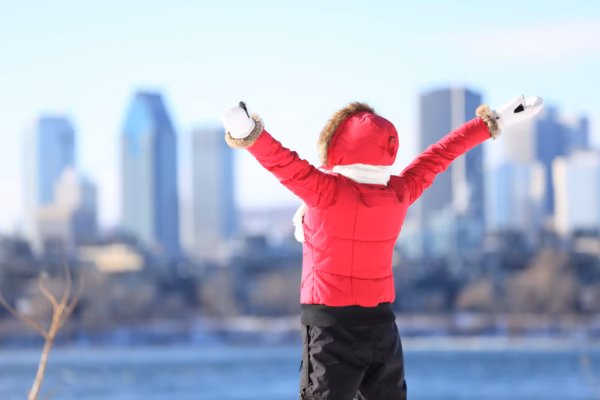 Jeunes en colonie de vacances à Montréal pendant l'hiver.